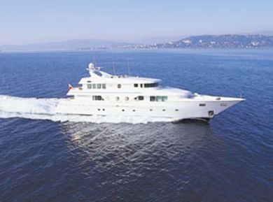 northern cross yacht rental